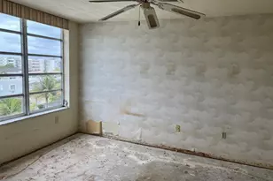 7800 Carlyle Ave, Miami Beach, FL 33141 - Photo 6