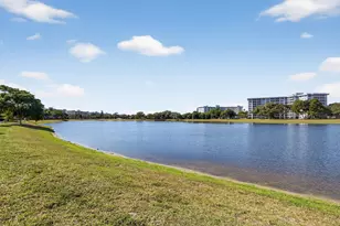 2801 N Palm Aire Dr, Pompano Beach, FL 33069 - Photo 38