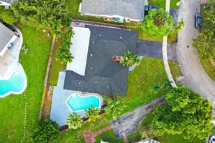 7841 NW 46th St, Lauderhill, FL 33351 - Photo 2