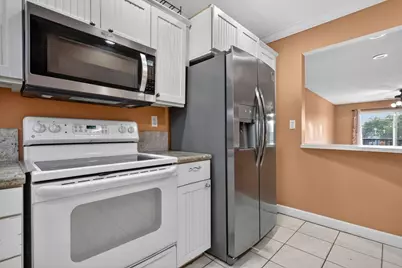 9410 N Hollybrook Lake Drive #303, Hollywood, FL 33025 - Photo 10