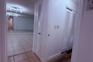 301 NE 14th Ave, Hallandale Beach, FL 33009 - Photo 20