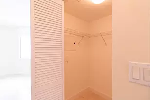 335 S Biscayne Blvd, Miami, FL 33131 - Photo 12