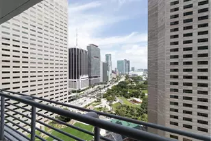 335 S Biscayne Blvd, Miami, FL 33131 - Photo 30