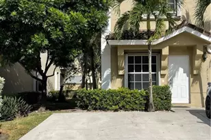 12115 SW 2nd St, Pembroke Pines, FL 33025 - Photo 14