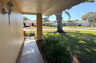 13653 Serena Dr, Largo, FL 33774 - Photo 4