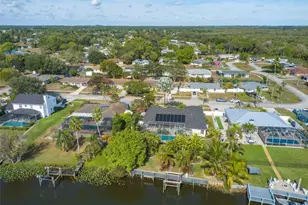 460 NE Cornwall Ave, Port Saint Lucie, FL 34983 - Photo 58