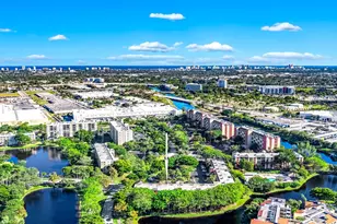 2214 S Cypress Bend Dr, Pompano Beach, FL 33069 - Photo 30