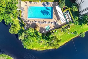 2214 S Cypress Bend Dr, Pompano Beach, FL 33069 - Photo 10