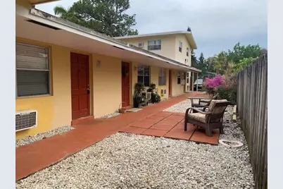 1129 NE 17th Terrace #4, Fort Lauderdale, FL 33304 - Photo 2
