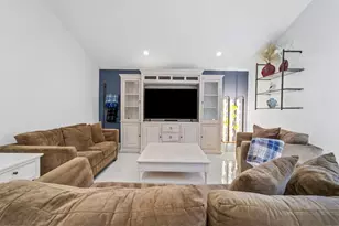 1695 Lakeshore Cir, Weston, FL 33326 - Photo 16