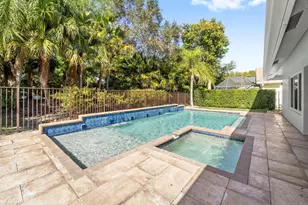 1695 Lakeshore Cir, Weston, FL 33326 - Photo 26