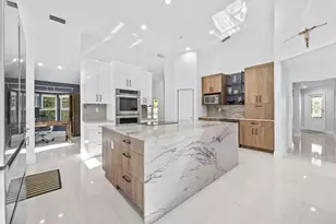 1695 Lakeshore Cir, Weston, FL 33326 - Photo 4