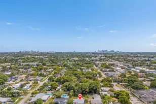1398 NE 37th St, Oakland Park, FL 33334 - Photo 24