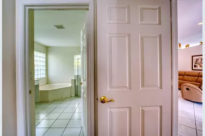 2824 Waters Edge Circle, Greenacres, FL 33413 - Photo 18