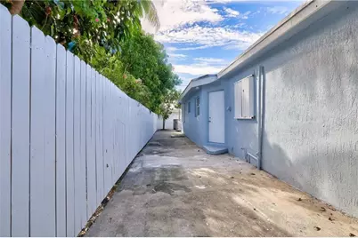 1389 W 33, Riviera Beach, FL 33404 - Photo 20