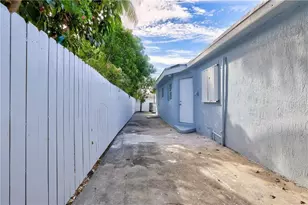 1389 W 33, Riviera Beach, FL 33404 - Photo 20