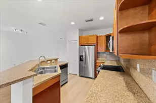 10821 NW 76th Ln, Doral, FL 33178 - Photo 6