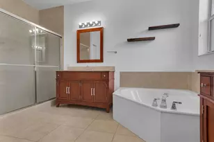 10821 NW 76th Ln, Doral, FL 33178 - Photo 24