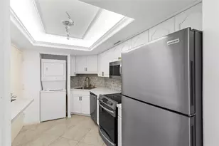 2400 Presidential Way, West Palm Beach, FL 33401 - Photo 26