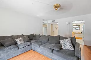 10762 La Placida Dr, Coral Springs, FL 33065 - Photo 8