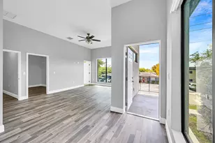 333 NW 41st St, Oakland Park, FL 33309 - Photo 6