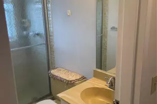 1025 Country Club Dr, Margate, FL 33063 - Photo 10