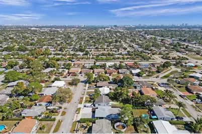 450 NW 51st Court, Oakland Park, FL 33309 - Photo 2