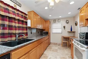 1251 NW 90th Dr, Plantation, FL 33322 - Photo 14