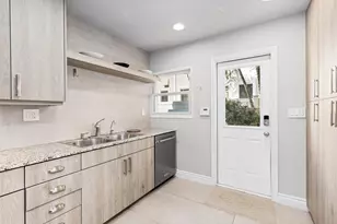 166 Royal Palm Dr, Fort Lauderdale, FL 33301 - Photo 20