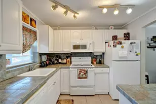 9821 Sunrise Lakes Blvd, Sunrise, FL 33322 - Photo 4