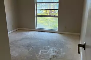 21 Jacaranda Dr, Plantation, FL 33324 - Photo 14