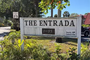 21 Jacaranda Dr, Plantation, FL 33324 - Photo 2