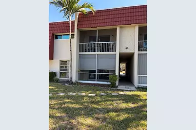 21 Jacaranda Drive #121, Plantation, FL 33324 - Photo 4