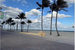 323 Monroe St, Hollywood, FL 33019 - Photo 2