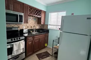 323 Monroe St, Hollywood, FL 33019 - Photo 6