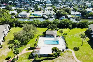 3216 S Lakeview Cir, Fort Pierce, FL 34949 - Photo 34