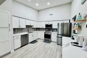 3216 S Lakeview Cir, Fort Pierce, FL 34949 - Photo 18