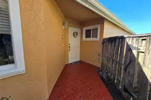 10061 NW 2nd St, Plantation, FL 33324 - Photo 6