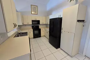 10061 NW 2nd St, Plantation, FL 33324 - Photo 12