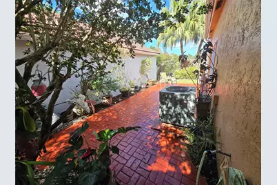 10061 NW 2nd Street, Plantation, FL 33324 - Photo 36