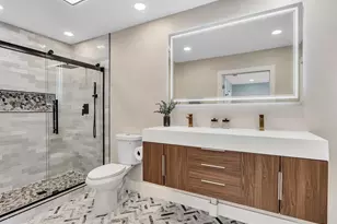 1381 NW 99th Ave, Pembroke Pines, FL 33024 - Photo 56