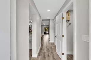 1381 NW 99th Ave, Pembroke Pines, FL 33024 - Photo 8