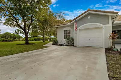 4652 SW 13th Street, Deerfield Beach, FL 33442 - Photo 1