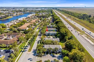 11000 Middle Golf Ct, Tamarac, FL 33321 - Photo 30