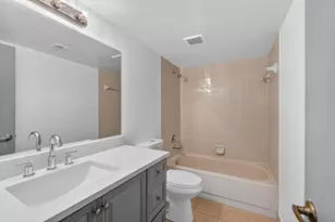 117 Lake Emerald Dr, Oakland Park, FL 33309 - Photo 24