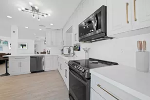2601 NE 8th Ct, Pompano Beach, FL 33062 - Photo 18