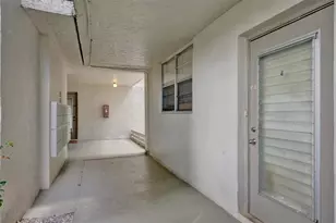 9440 Poinciana Pl, Davie, FL 33324 - Photo 24