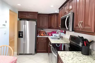 367 S Federal Hwy, Deerfield Beach, FL 33441 - Photo 2
