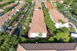 1041 NE 208th St, Miami, FL 33179 - Photo 28