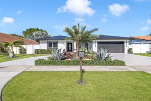 795 Camino Lakes Cir, Boca Raton, FL 33486 - Photo 2